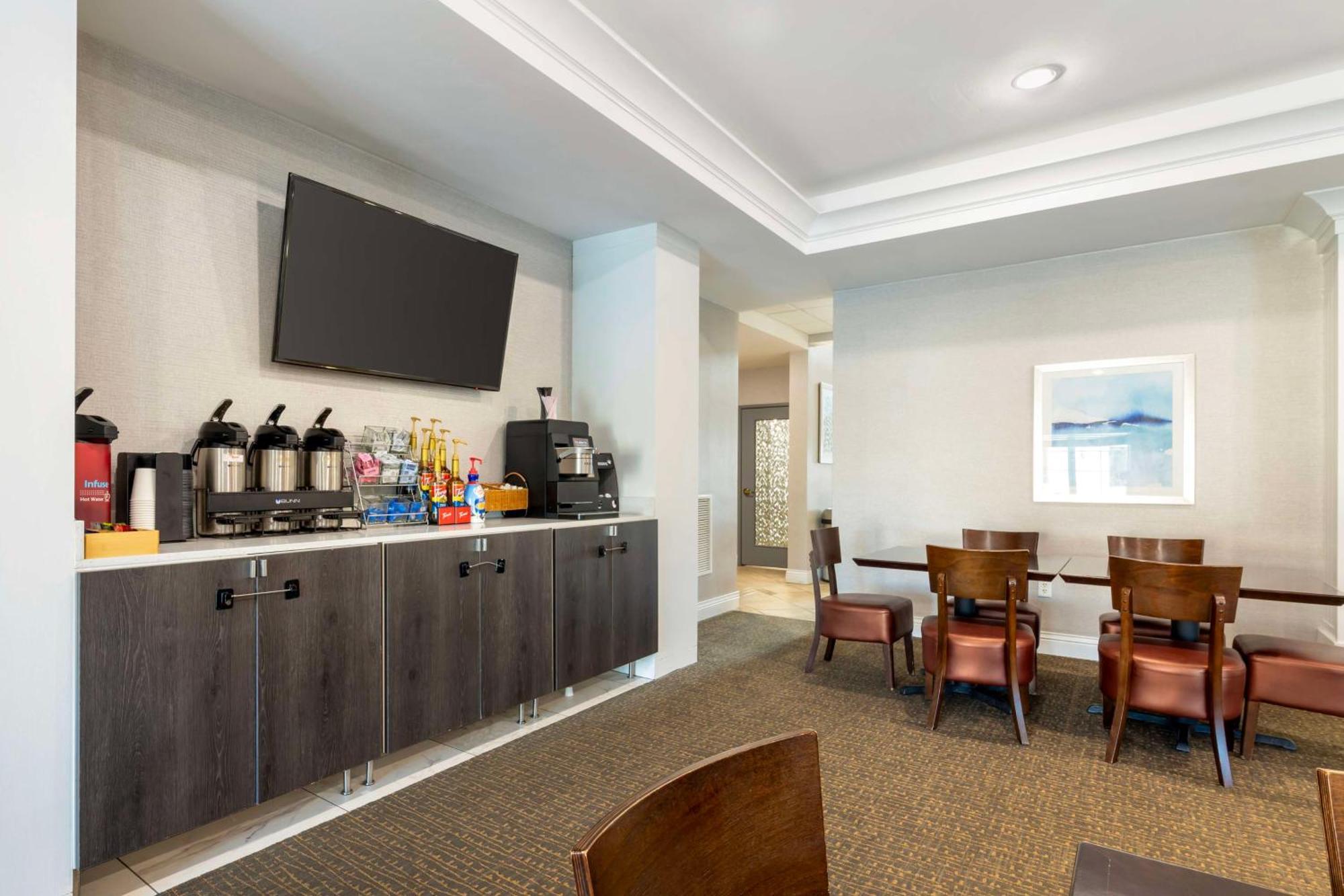 Best Western Plus Appleton Airport Mall Hotel Eksteriør bilde